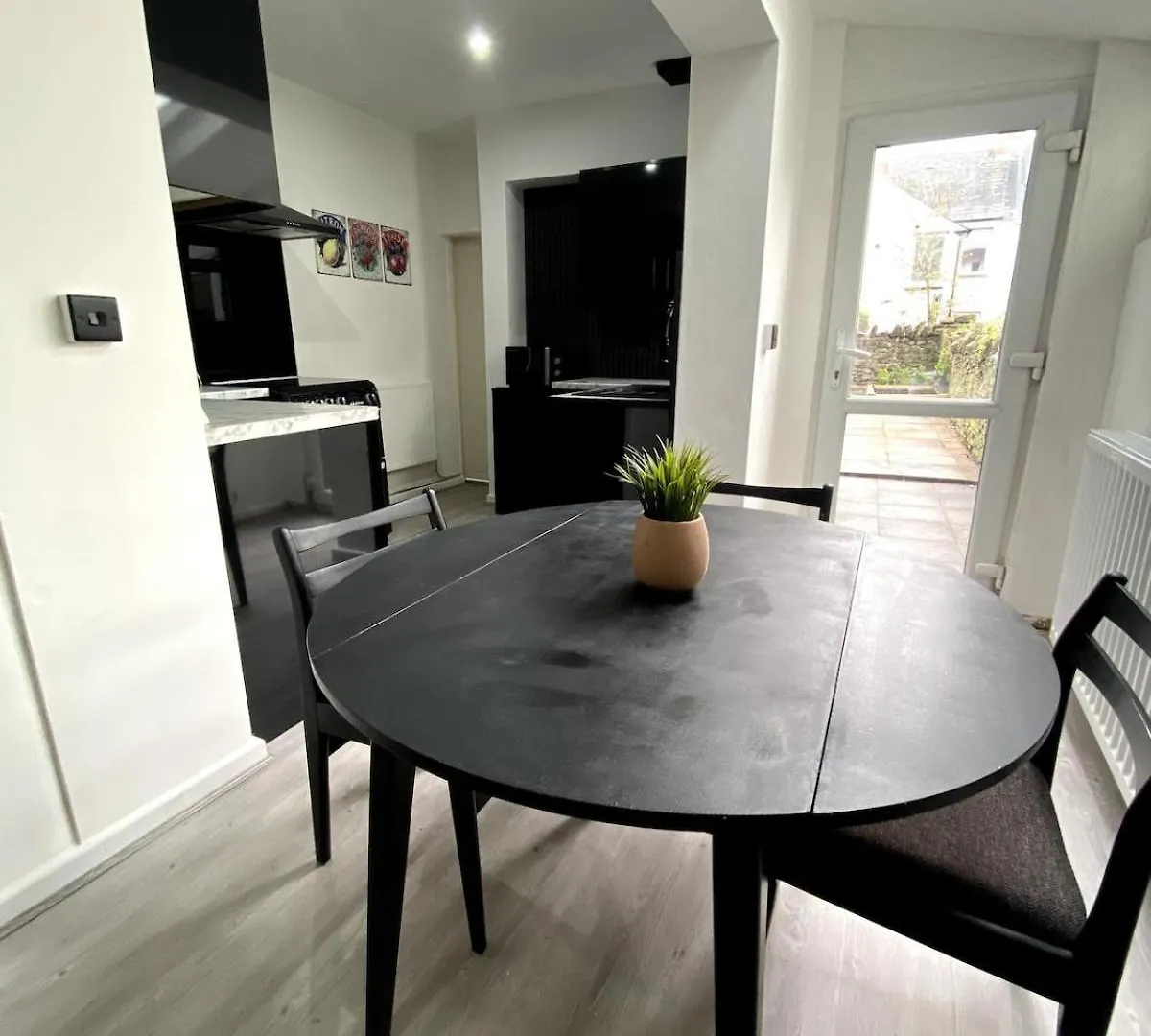 Holiday home Cardiff Central Home Sleeps 11 United Kingdom