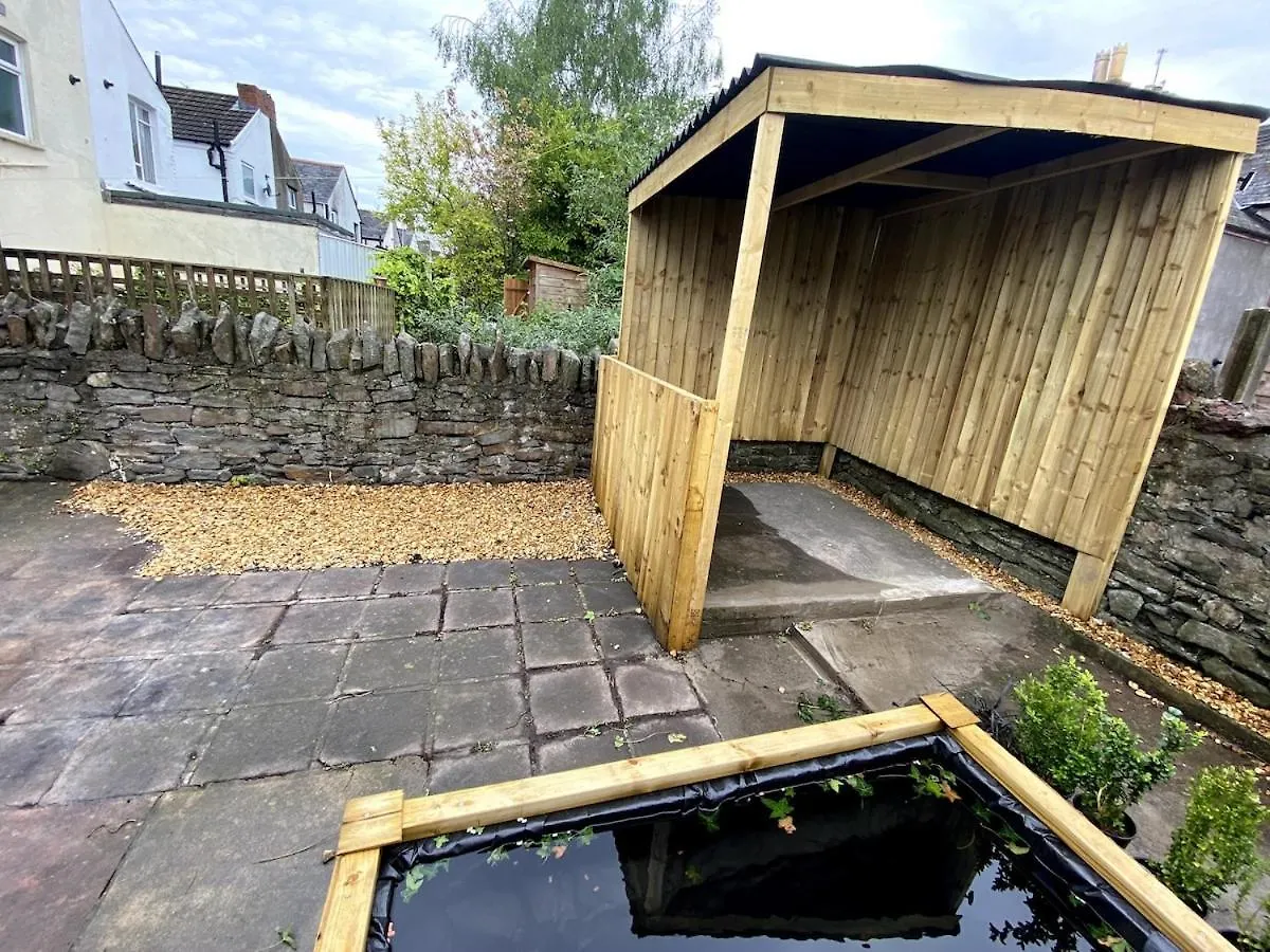 Cardiff Central Home Sleeps 11 United Kingdom