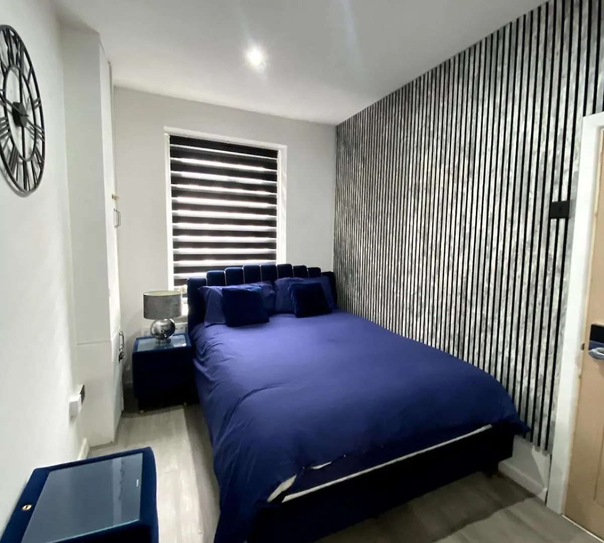 Holiday home Cardiff Central Home Sleeps 11 United Kingdom