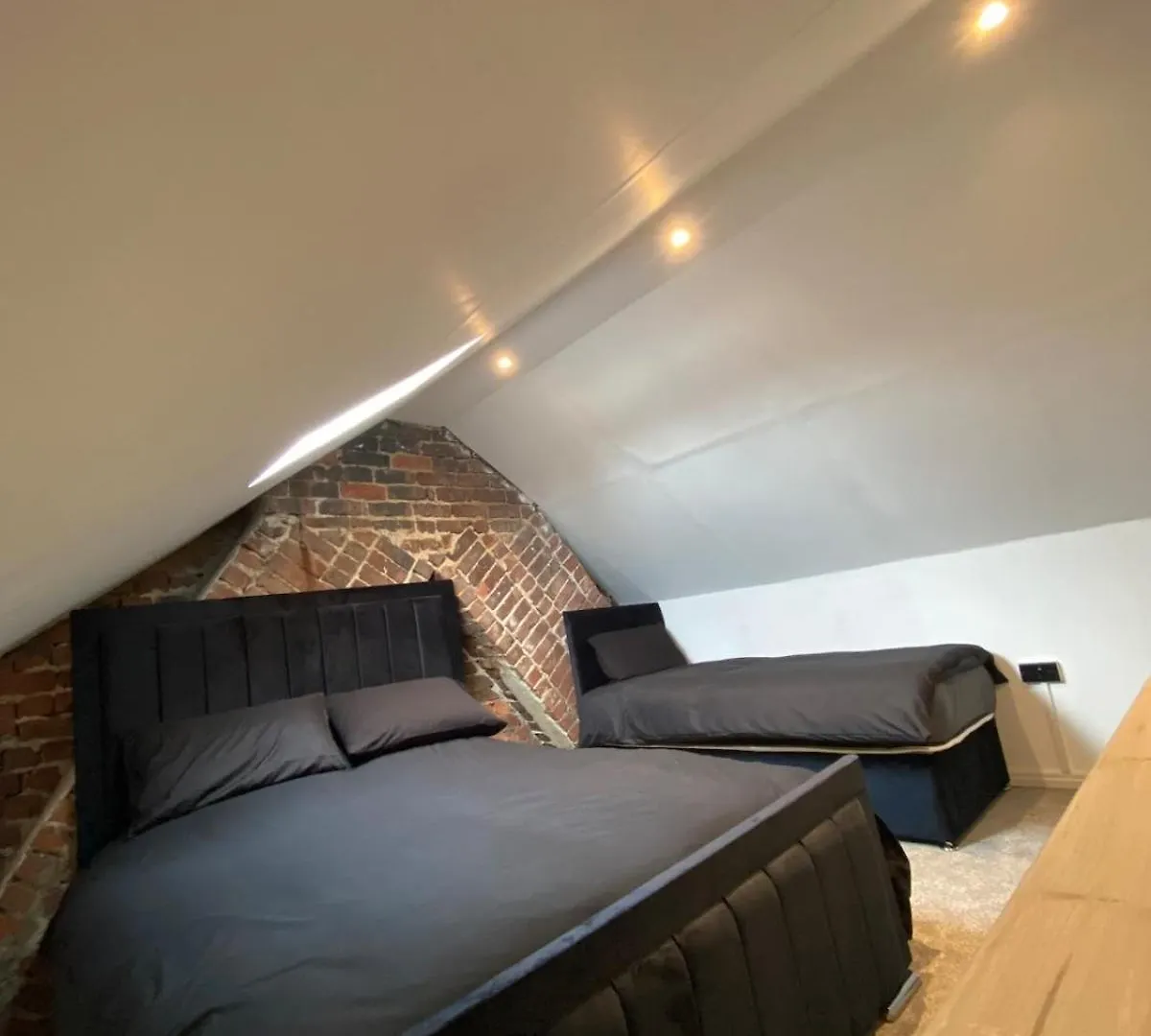 Holiday home Cardiff Central Home Sleeps 11