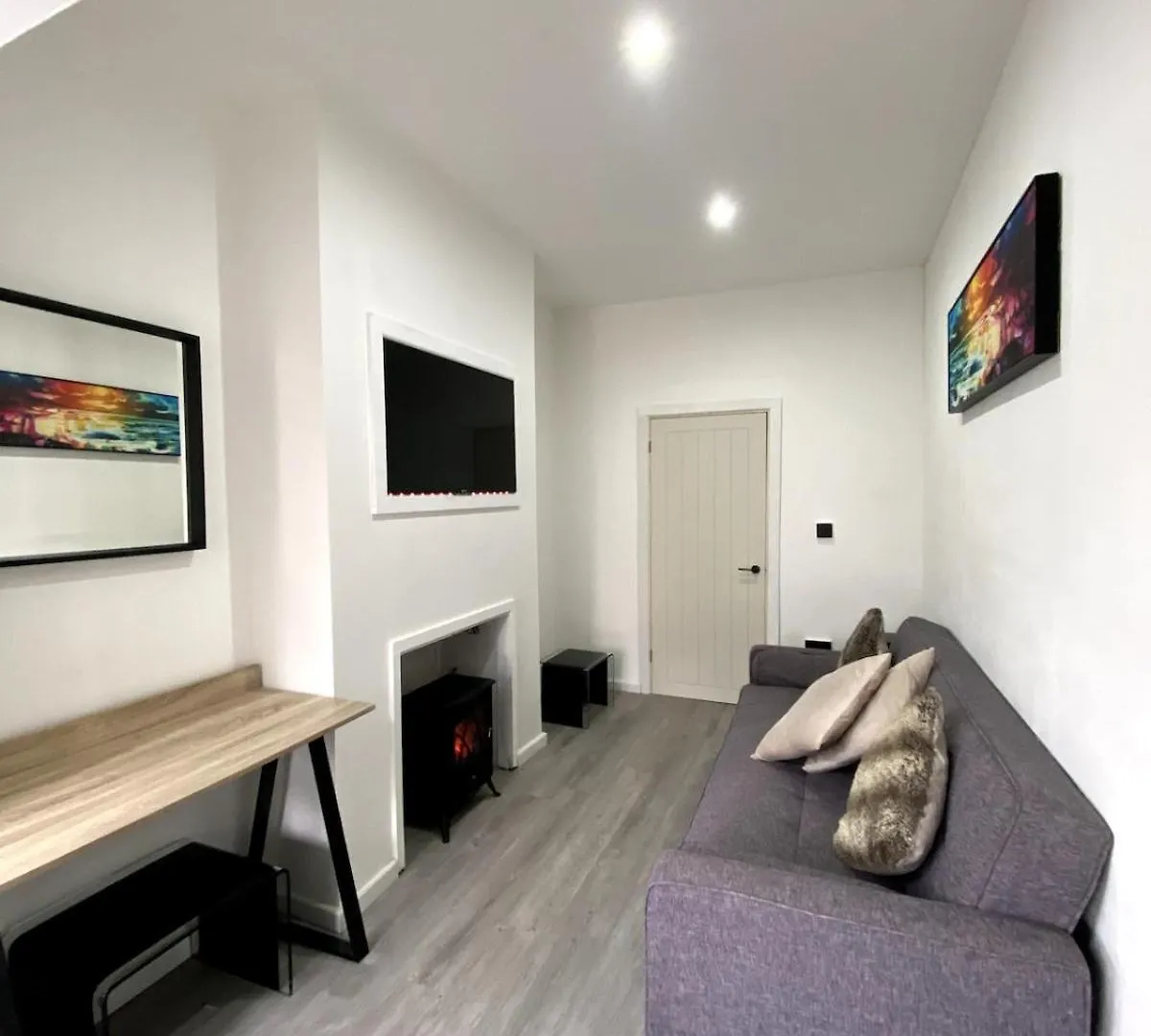 Cardiff Central Home Sleeps 11