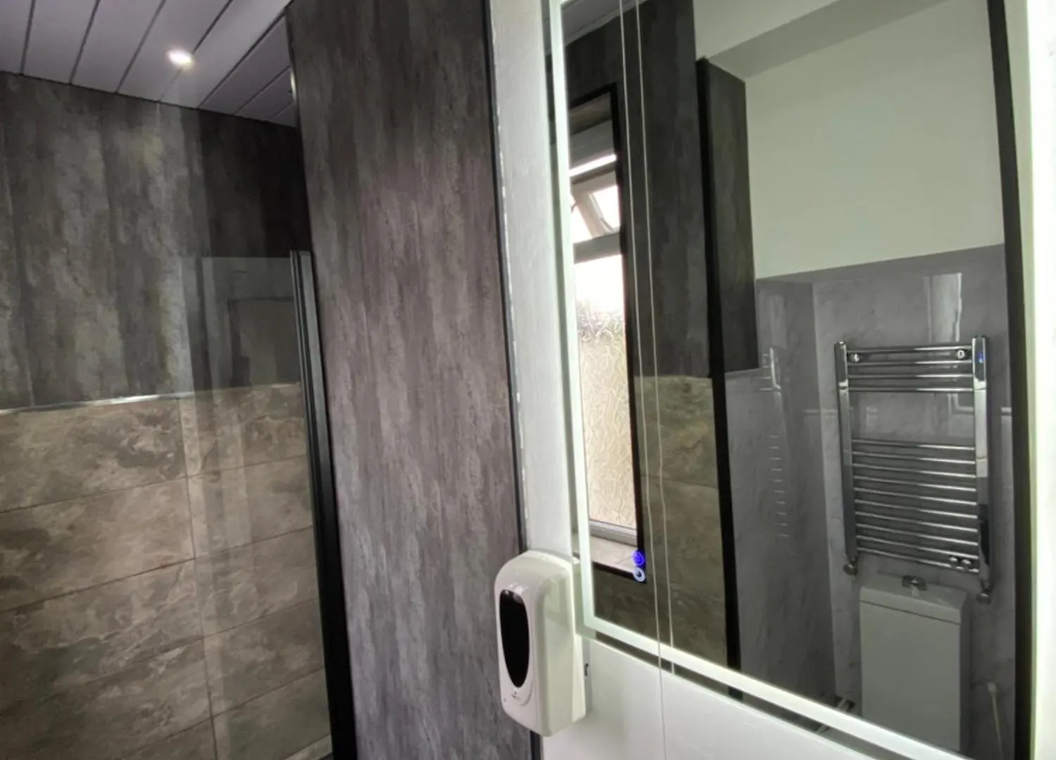 Cardiff Central Home Sleeps 11