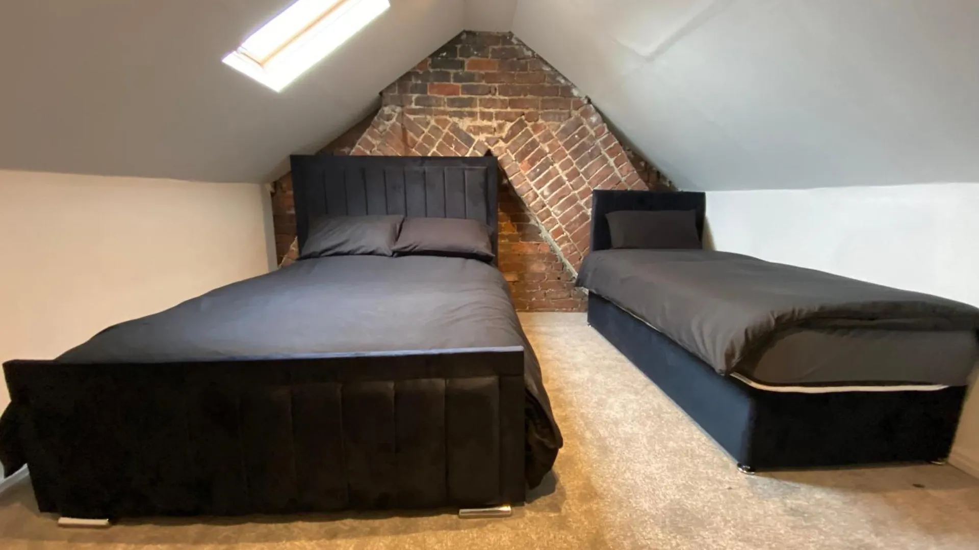 Cardiff Central Home Sleeps 11