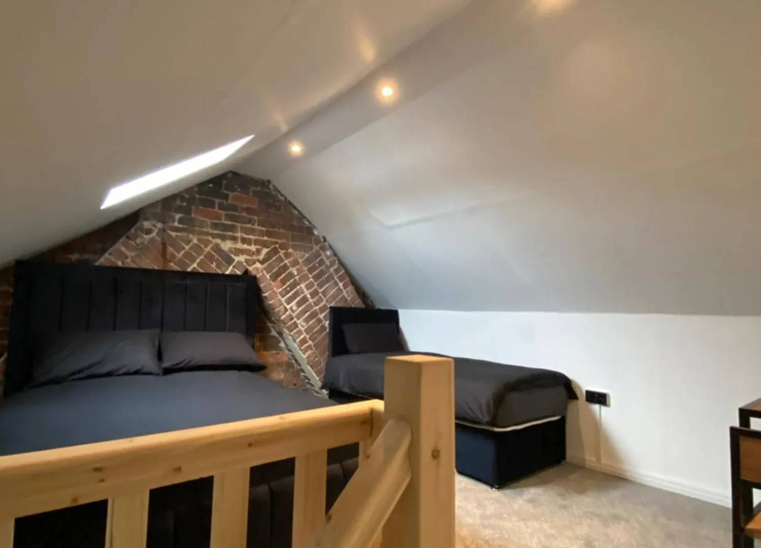 Cardiff Central Home Sleeps 11 United Kingdom