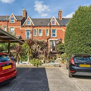 Holiday home Traditional 3-bed In Pontcanna With Parking, Cardiff